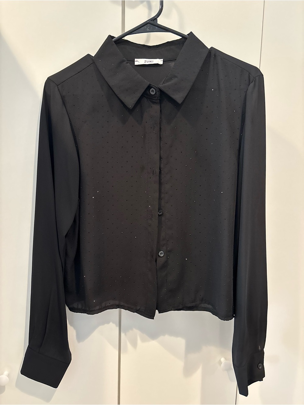 Zuki Black Button-Front Long Sleeve Shirt